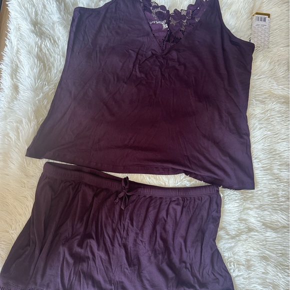 Two Piece Sleepwear Set - Picture 2 of 4